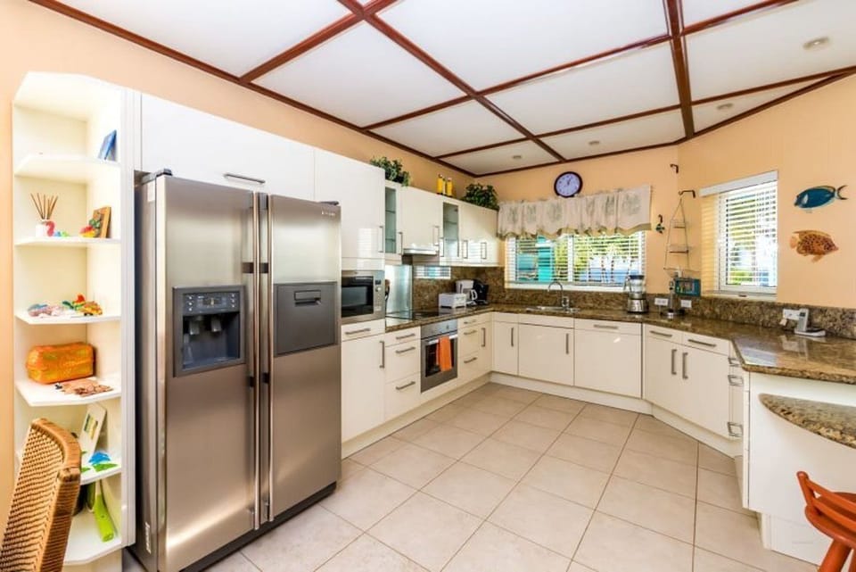 Open plan fully equipped kitchen