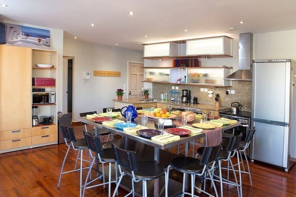 Breakfast seating for the whole group