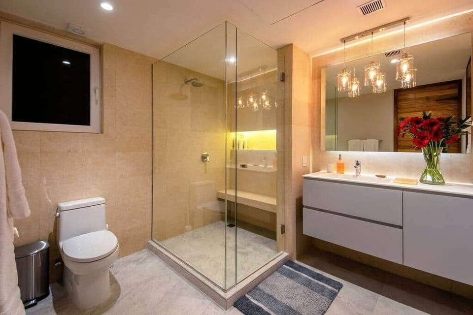 Guest Suite #1 Private Bathroom