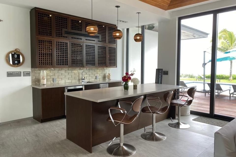 Wet bar