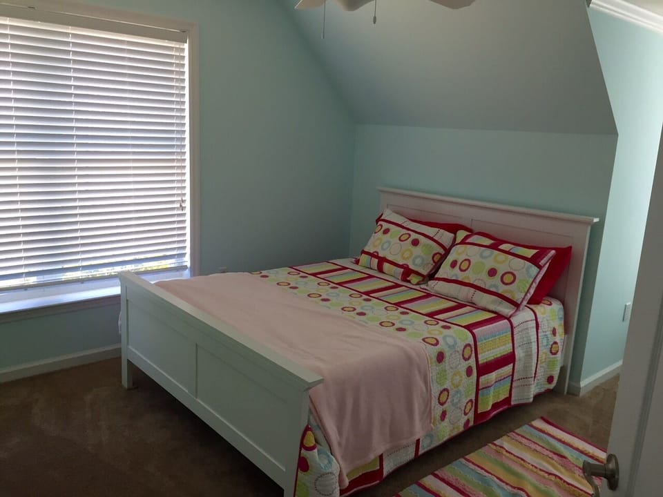 Bedroom 4 (Queen)