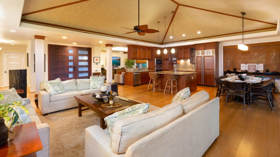 Tastefully furnished living area with plenty of seating