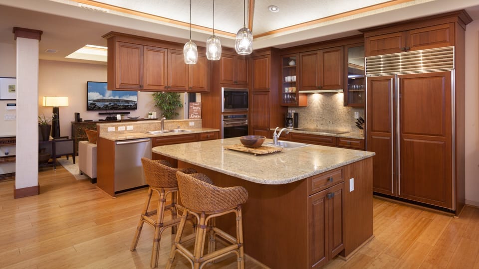 Large island with additional seating for two