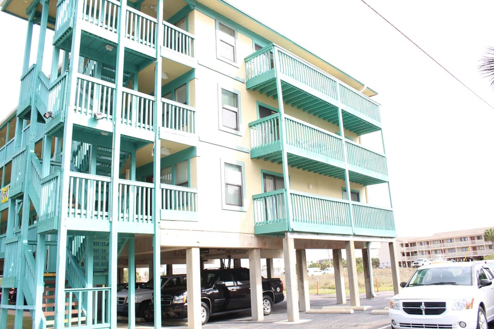 Balcony (only 6 units)