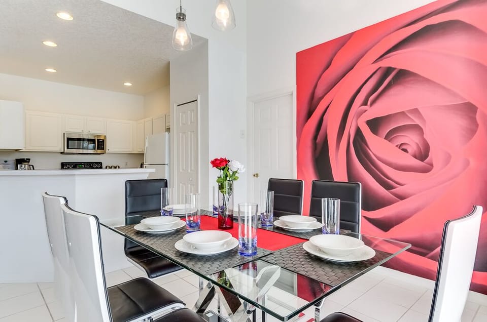 Open Plan Dining Area & Kitchen