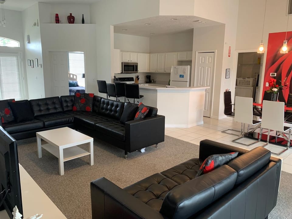 Open plan living area & kitchen