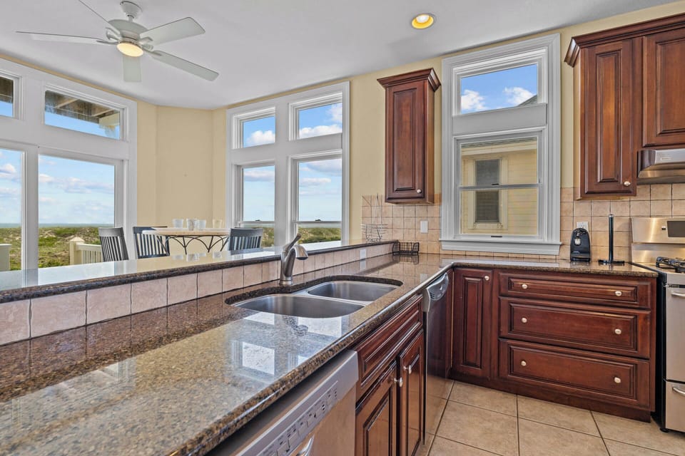 Surf or Sound Realty - 415 - The Oasis - Kitchen-1