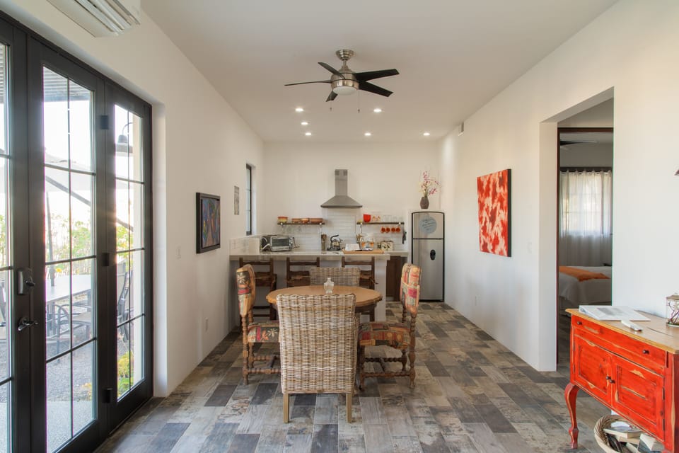 Indoor dining for 4