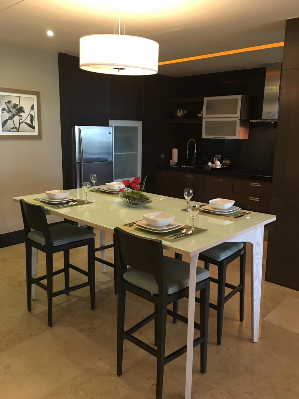 Full kitchen with seating area for 4