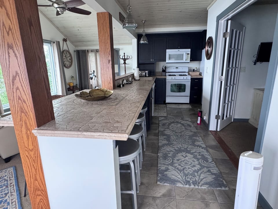 Full kitchen!