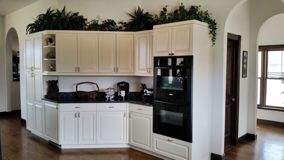 Keurig Coffee Machine & Double Oven