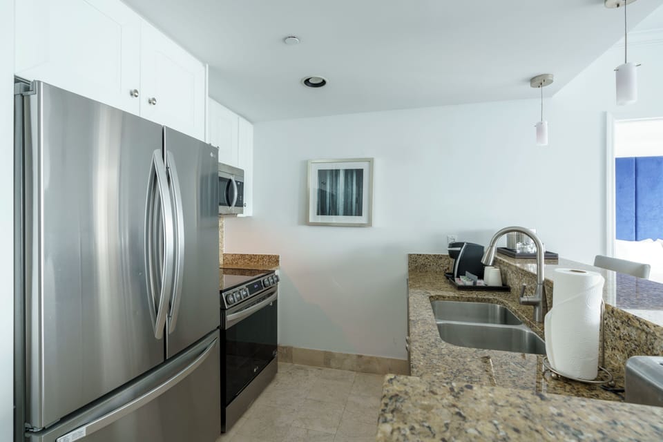 Full kitchen