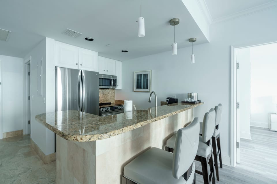 Full kitchen