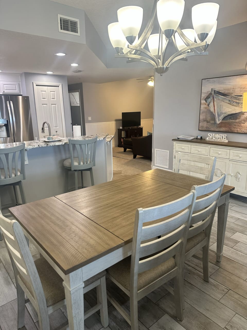 Dining area off kitchen