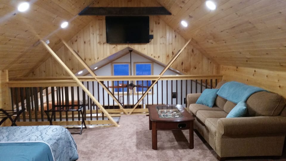 Queen Pullout Loft