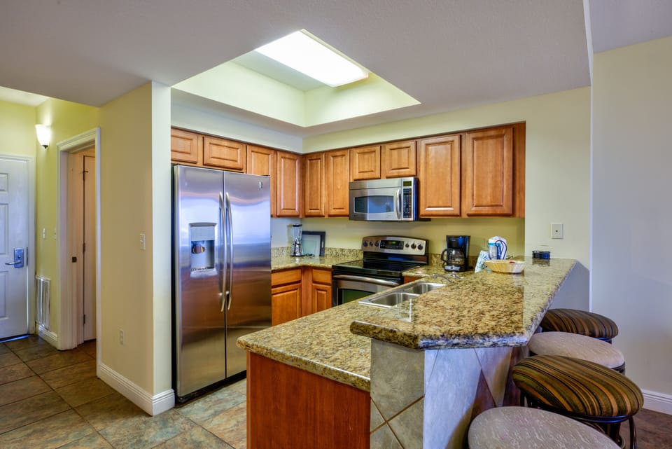 Kitchen with Breakfast Bar