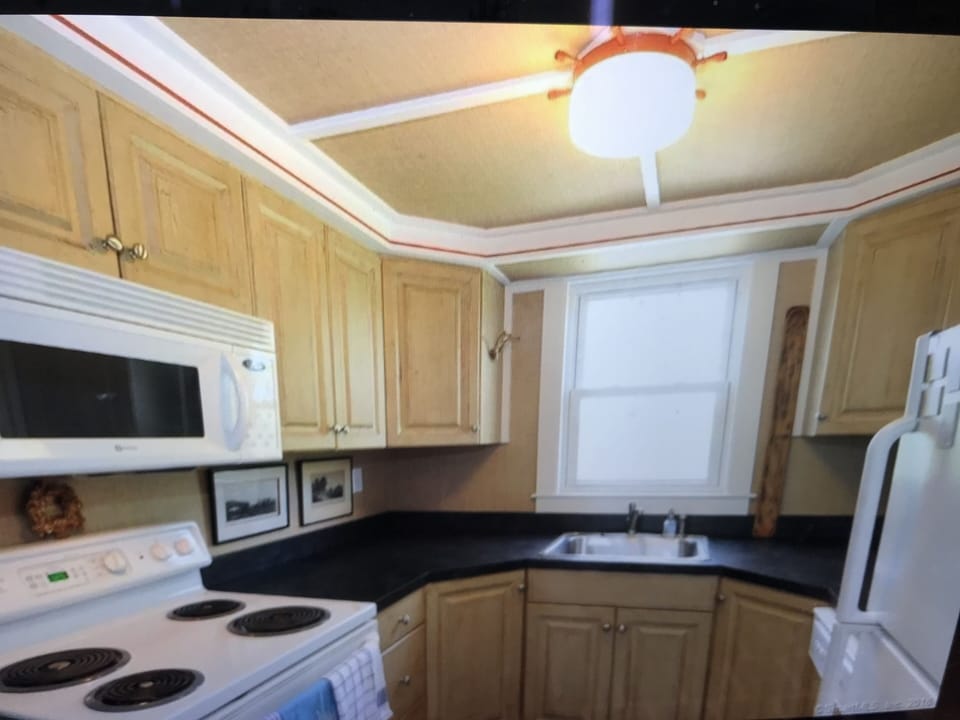 Well stocked kitchen 