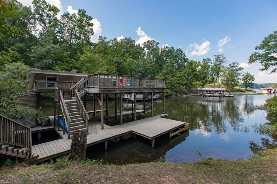 Beautiful cove with main lake view!