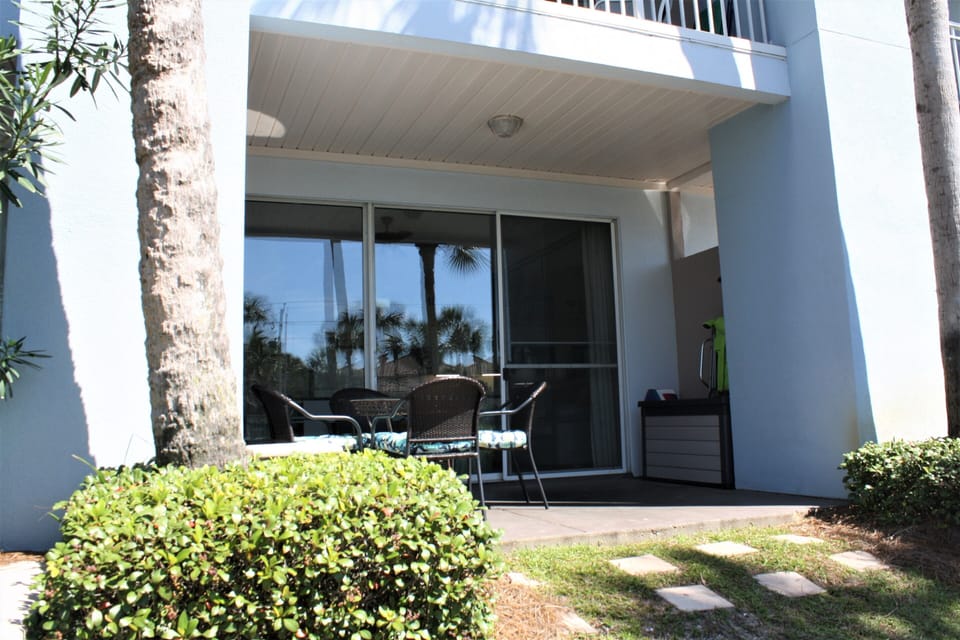Additional view of our oversized patio, one of only 2 in entire Cabanas building
