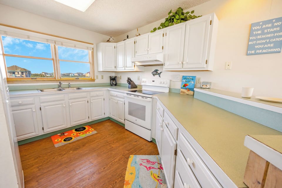 Surf or Sound Realty - 800 - Winfinity - Kitchen -2