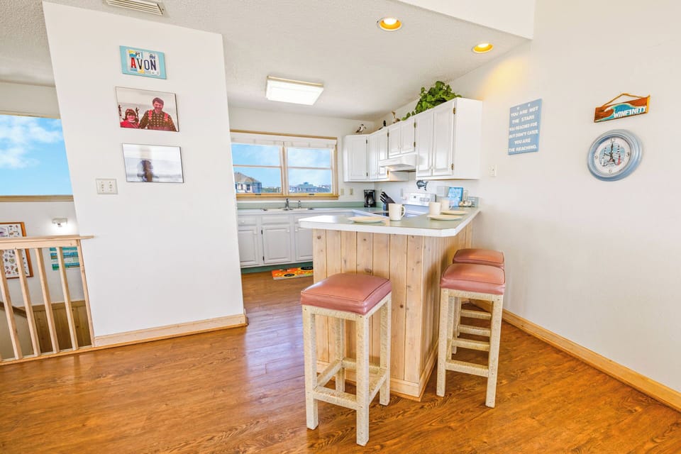 Surf or Sound Realty - 800 - Winfinity - Kitchen -1