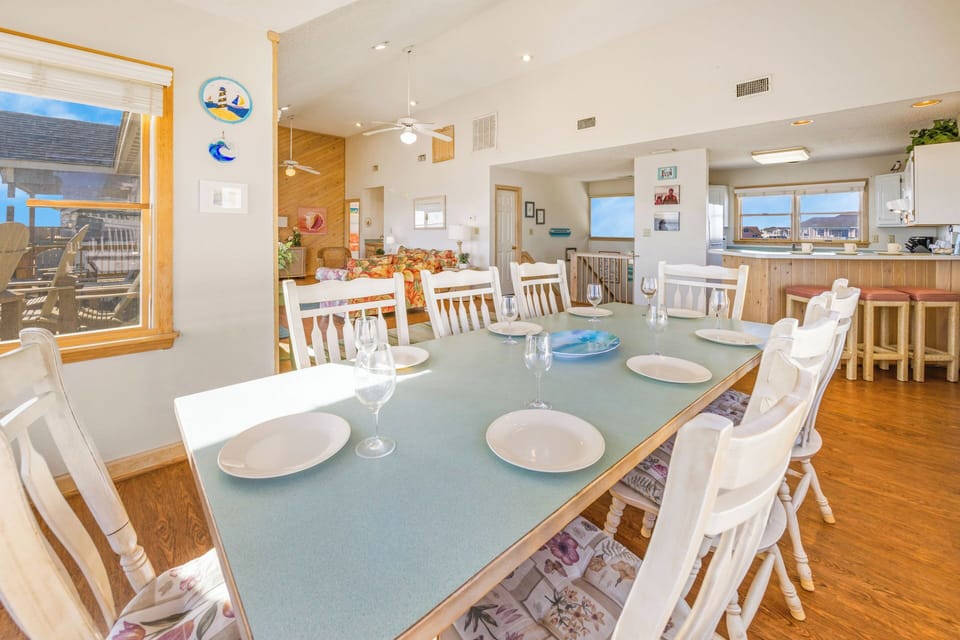 Surf or Sound Realty - 800 - Winfinity - Dining Area -3