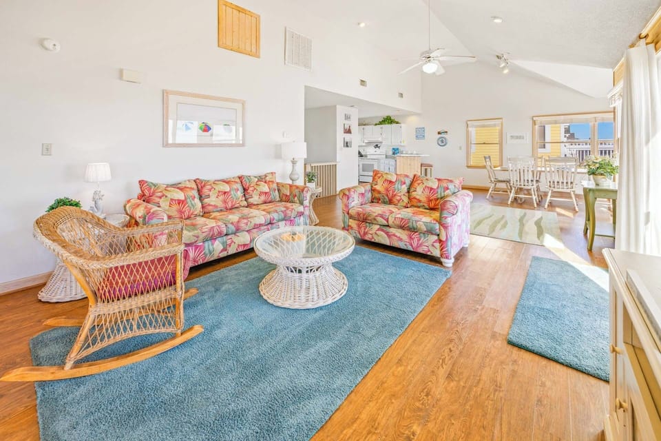 Surf or Sound Realty - 800 - Winfinity - Great Room -3