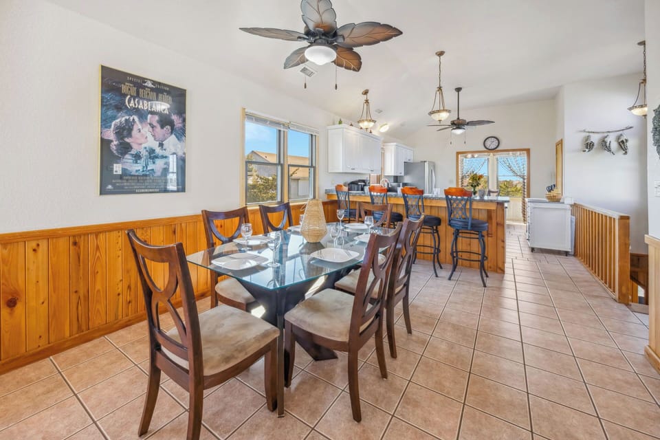 Surf or Sound Realty - 239 - Casablanca - Dining Area -3