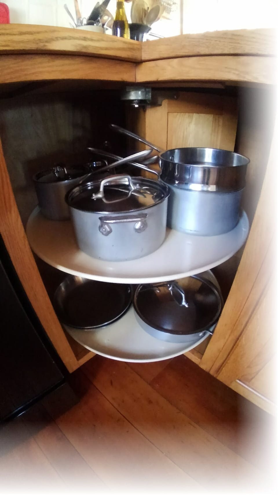We LOVE to cook: Nothing but high quality pots, pans and dishes. 
