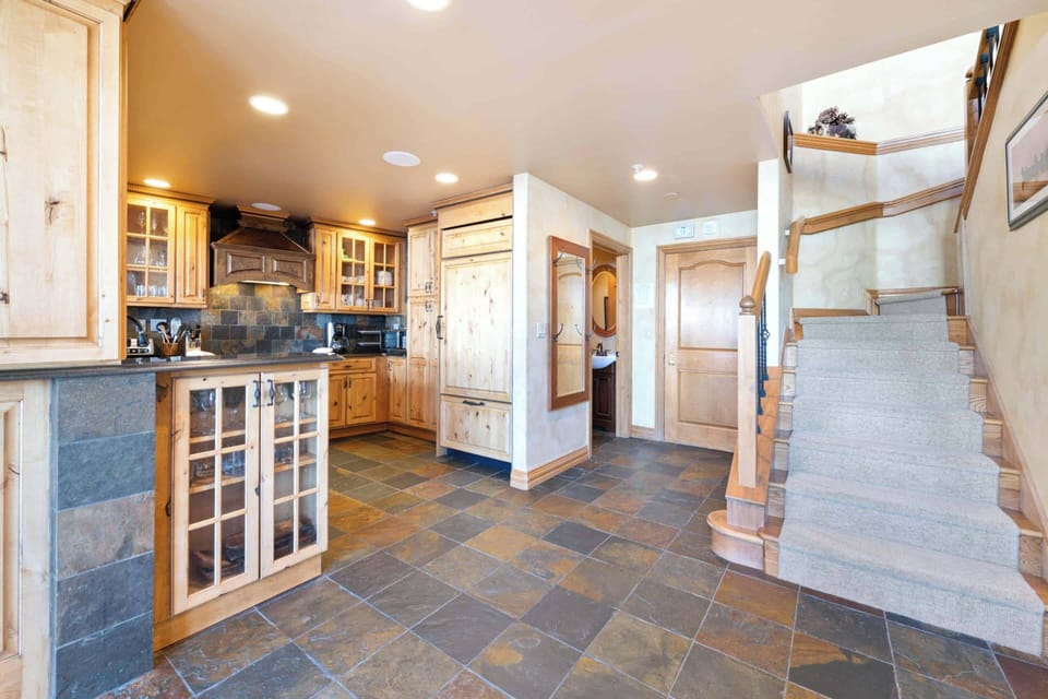 oxfordcourt-405-0679_52667439163_o