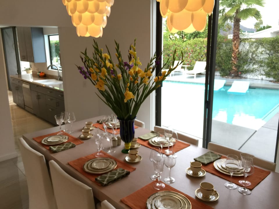 Dinning for 8