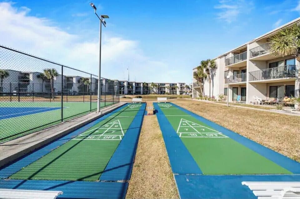 Shuffle board/pickle ball