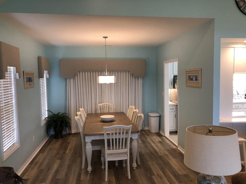 Dining Room seats 8