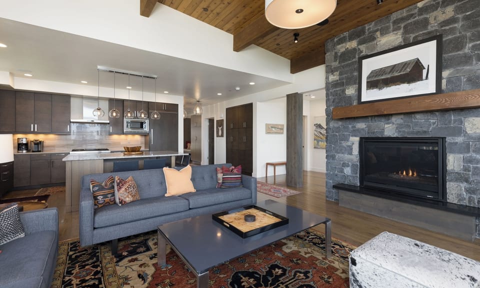 16 Alpine Bend living4