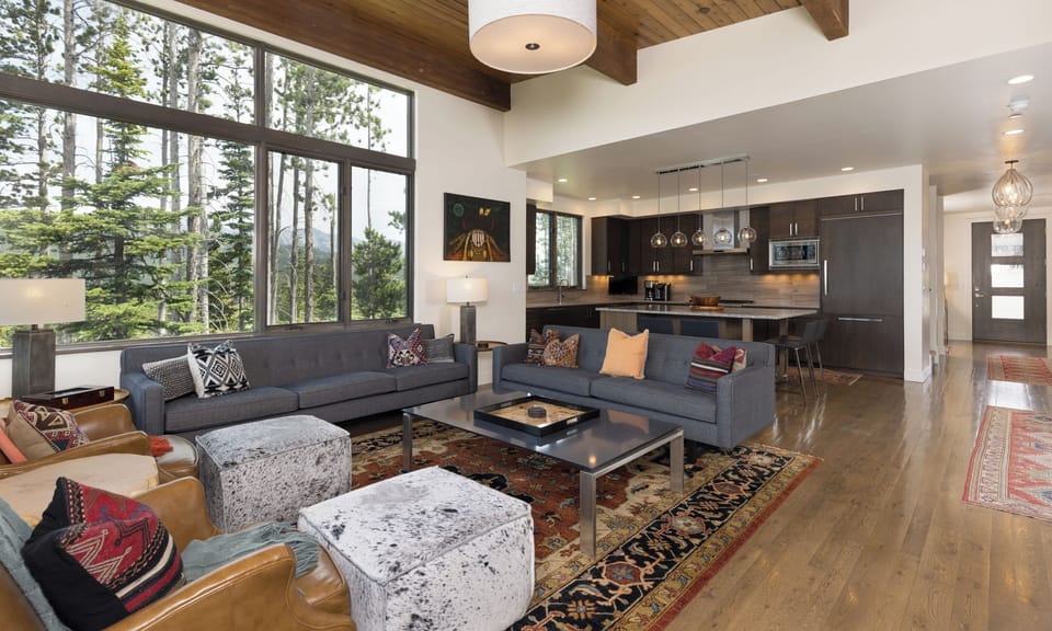 16 Alpine Bend living3