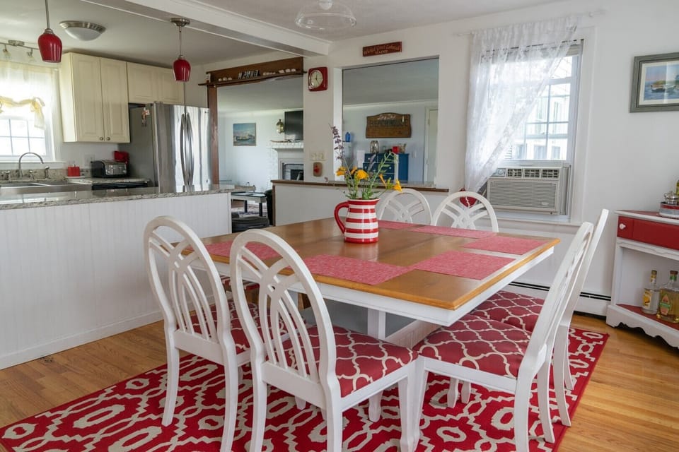 dining space for eight