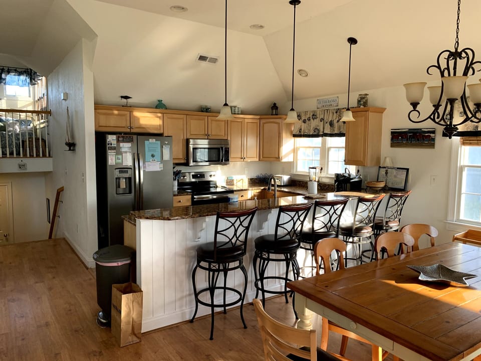 Kitchen/Breakfast Bar