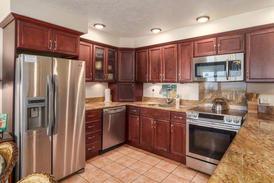 Fully remodelled large kitchen 