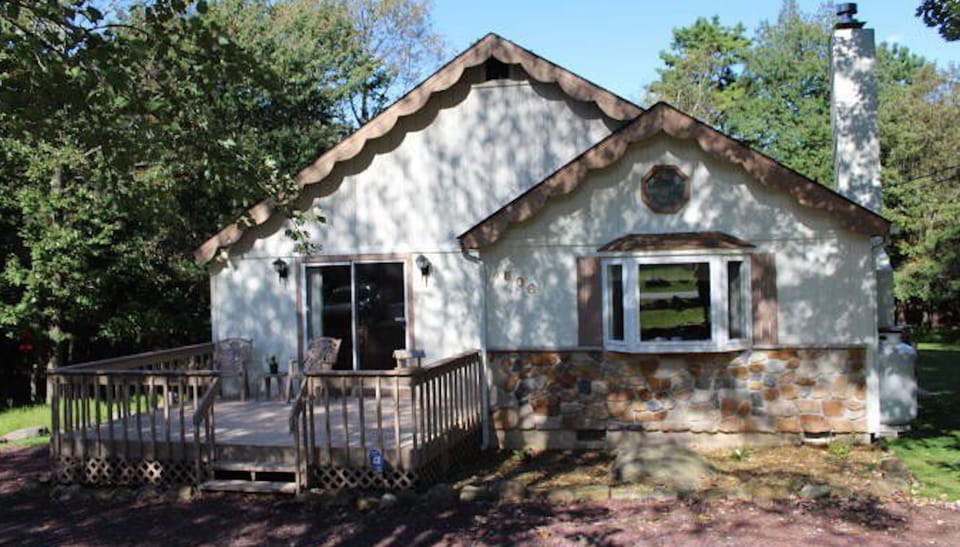 The Cottage on Old Stage