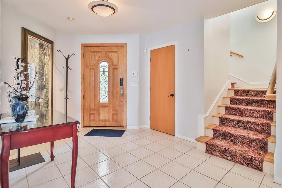 Let's go upstairs to the main floor. 