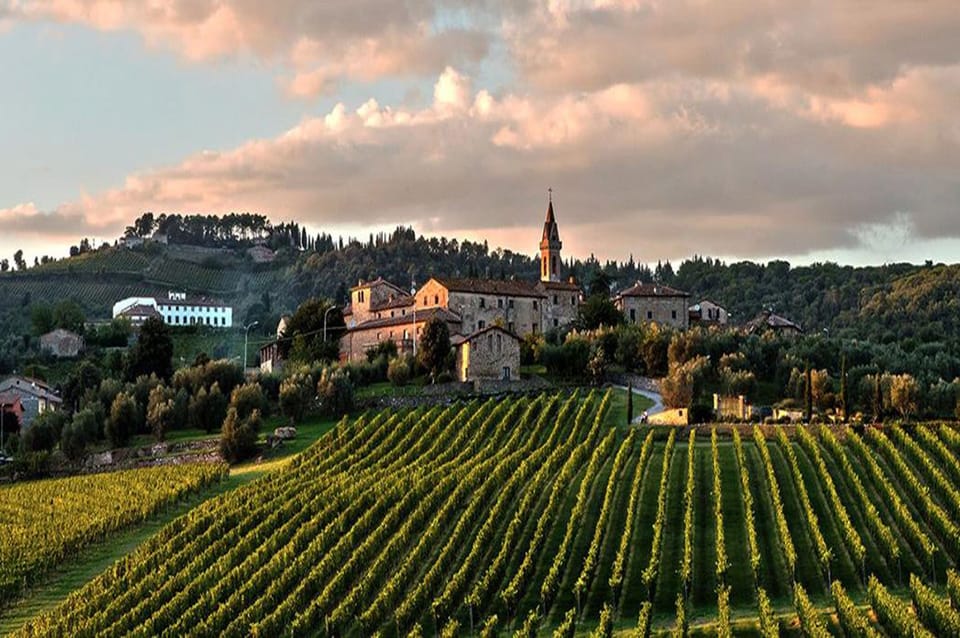 San Gusmè is a small walled village 5' drive from the villa with great view. 