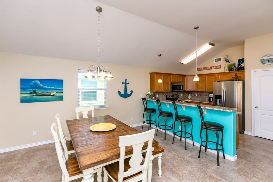 Enjoy lunch with the family