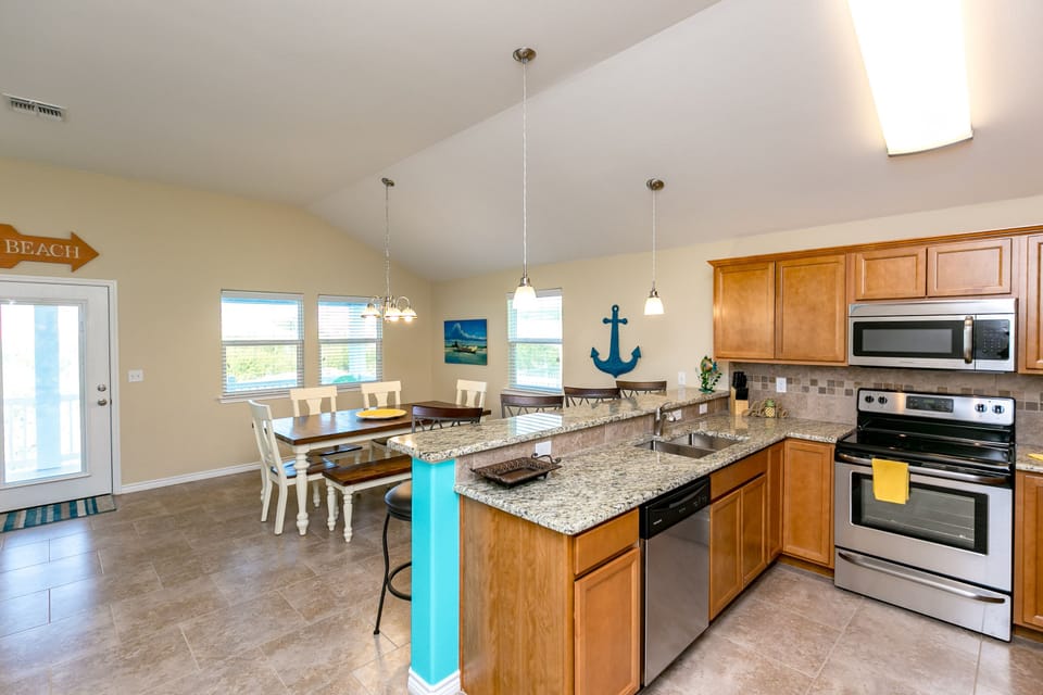 Open family style floor plan 