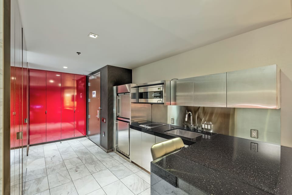 Mini kitchen in 2nd bedroom suite