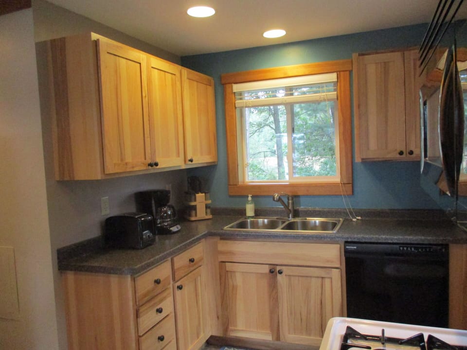 Fully Equipped Kitchen with Hickory Cabinets