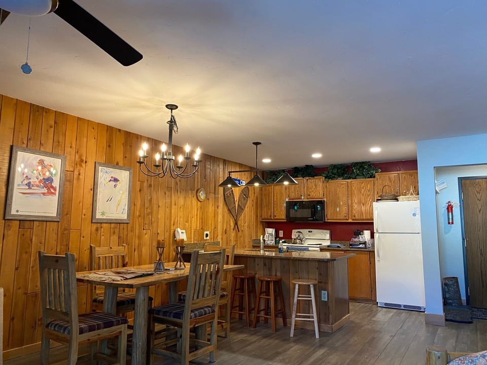 Kitchen and dining area.