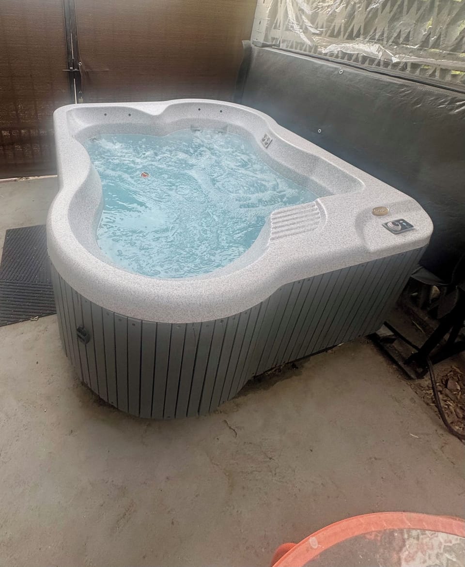 NEW ADDITION
New Jacuzzi brand spa. Prvt Easy in & out. Direct access from house