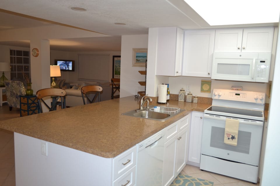 Kitchen area - all new appliances!