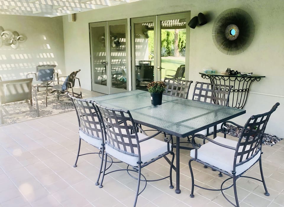 Outdoor Dining/Sitting Area