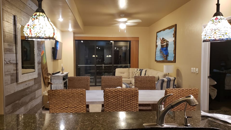 over looking dinning and family room